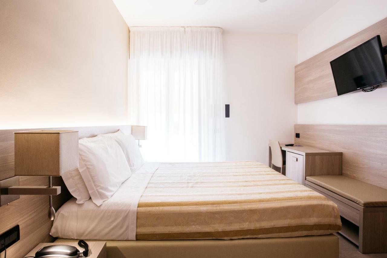 Hotel Angelo Каорле Экстерьер фото